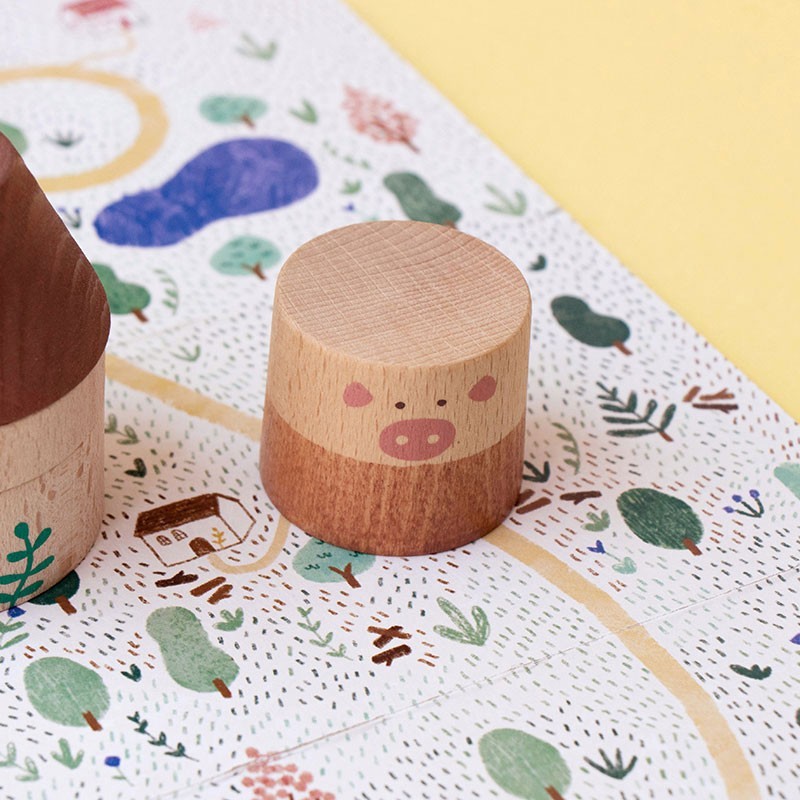 wooden toy of the 3 little pigs